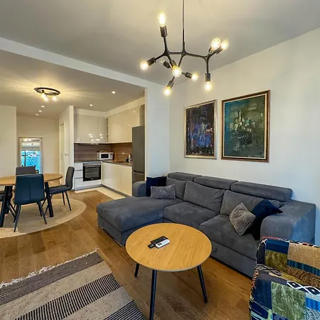 Waterfront Haven Apartment *